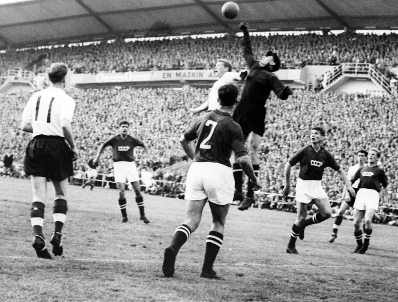 El soviético Lev Yashin, 'La Araña Negra', siempre resguardó la meta del de Dínamo de Moscú.