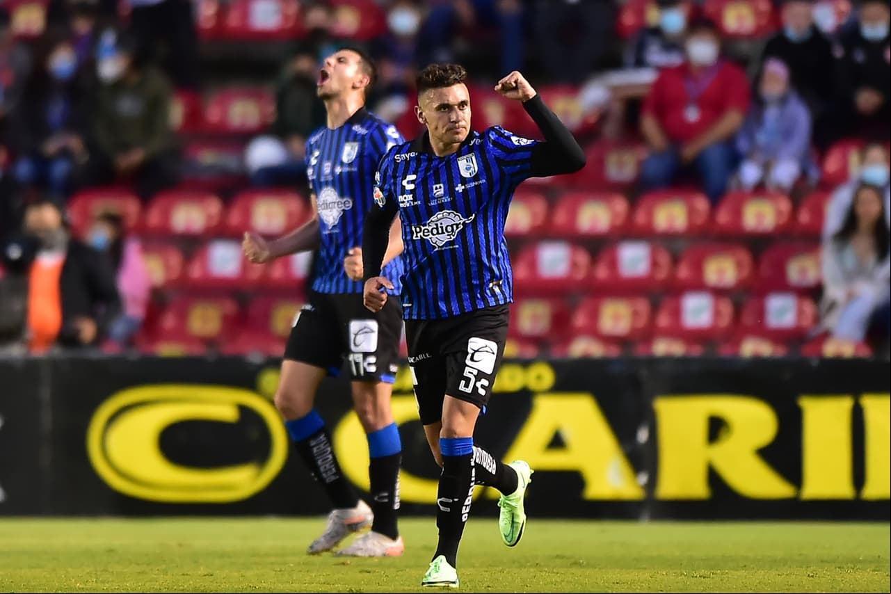 Kevin Escamilla aumentó la ventaja al 43'.