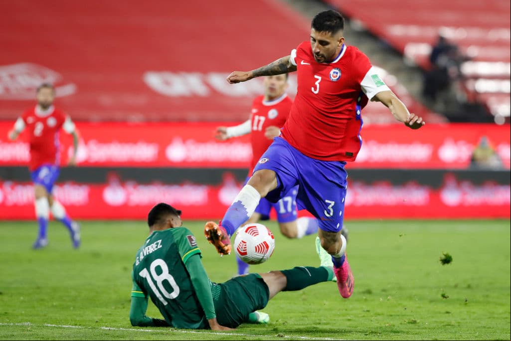 Chile regala un penal al minuto 82 y el goleador de Bolivia Marcelo Moreno no los perdona y pone el 1-1 definitivo.