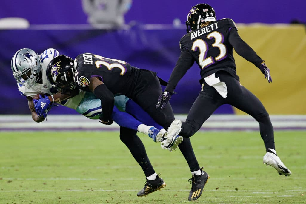 Lamar Jackson regresa luego de haber tenido covid-19 y comanda la victoria 17-34 sobre los dallas Cowboys.