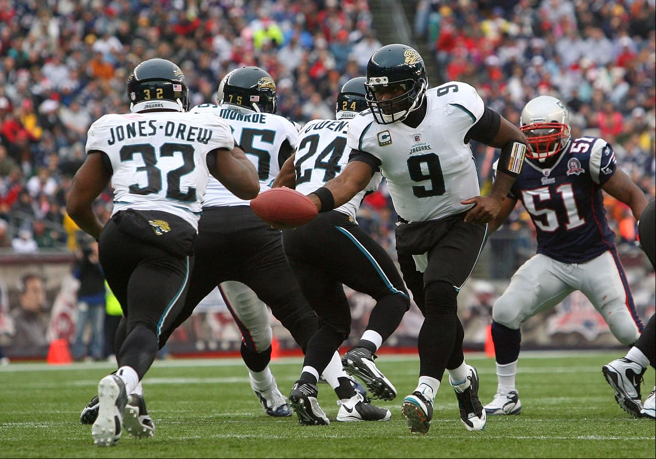 <b>19.- Jacksonville Jaguars (14 quarterbacks): </b>
<br>Jonathan Quinn, Mark Brunell, Byron Leftwich, Quinn Gray, Todd Bouman, Trent Edwards, David Garrard, Luke McCown, Blaine Gabbert, Chad Henne, Cody Kesler, Blake Bortles, Gardner Minshew, Nick Foles.