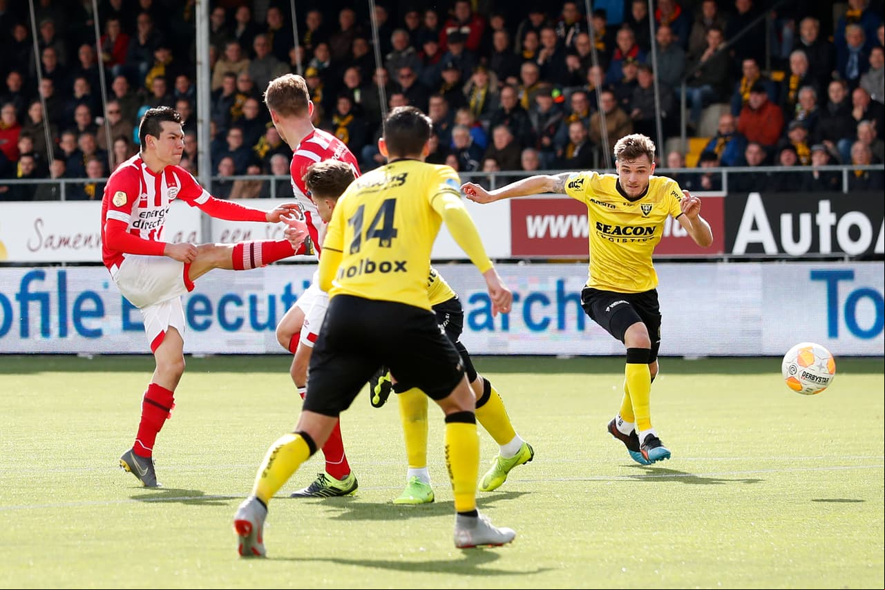 El mexicano Hirving Lozano anotó al minuto 41 del segundo tiempo el gol del 1-0 de PSV Eindhoven en su visita al VVV-Venlo en la Jornada 26 de la Eredivisie, donde es líder con 67 puntos.