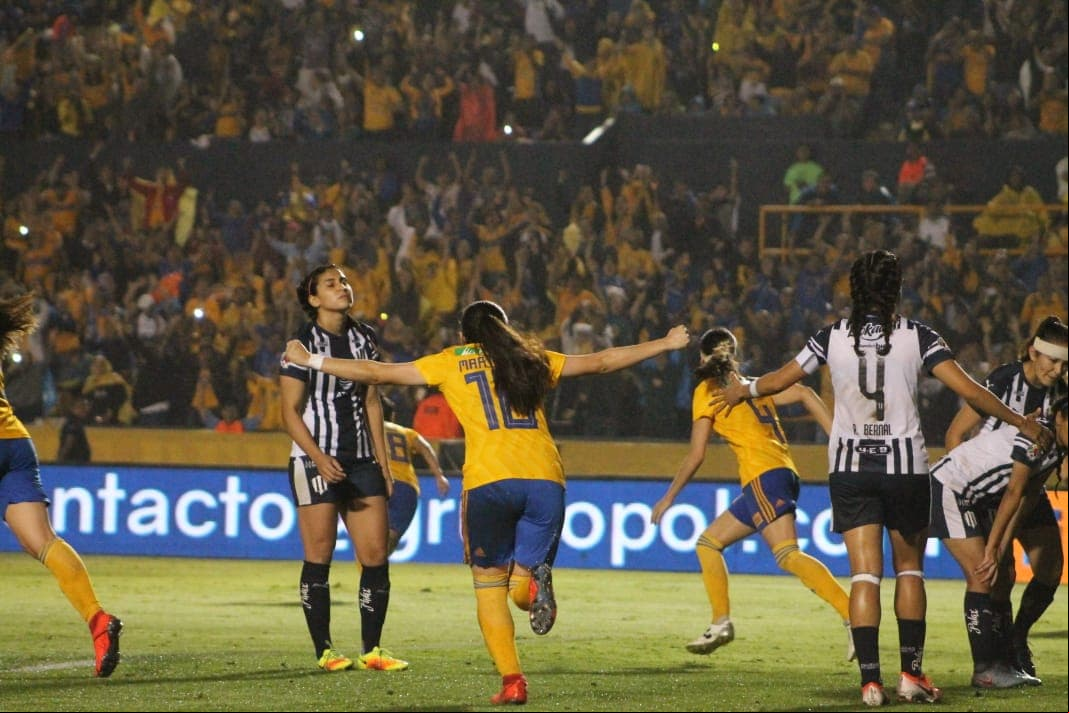 Los goles solo llegaron en el segundo tiempo, el 1-0 para Tigres gracias al autogol de Alexia Farías (fuera de la foto) al minuto 62.