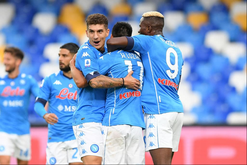 Inicia la segunda parte y el Napoli domina la cancha