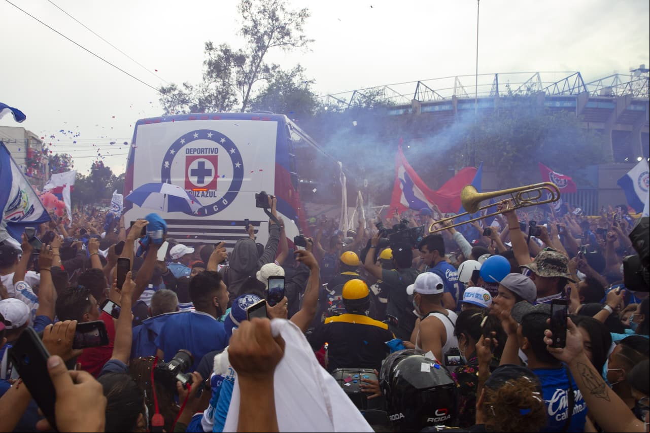 El recibimiento de la gente al Cruz Azul fue espectacular.