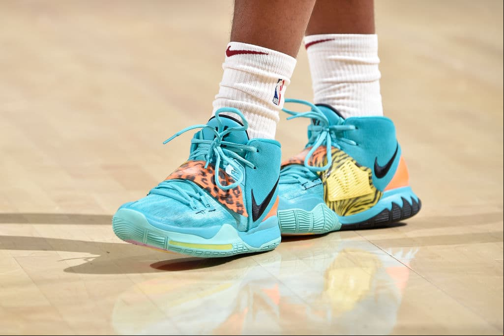 Llamativos, modernos, a lo 'pop art' o a lo kawaii, así son los tenis que hicieron notar a Darius Garland.