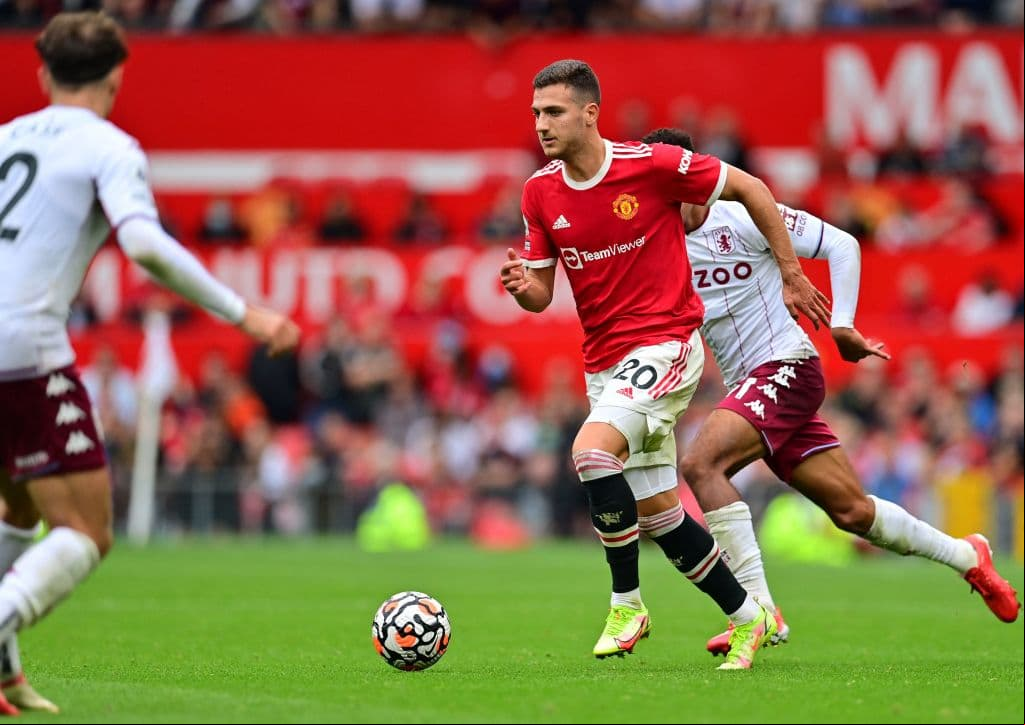 Bruno Fernandes falla un penal al minuto 90+3 y el Aston Villa soprende de visita tras vencer 0-1 a los red devils.