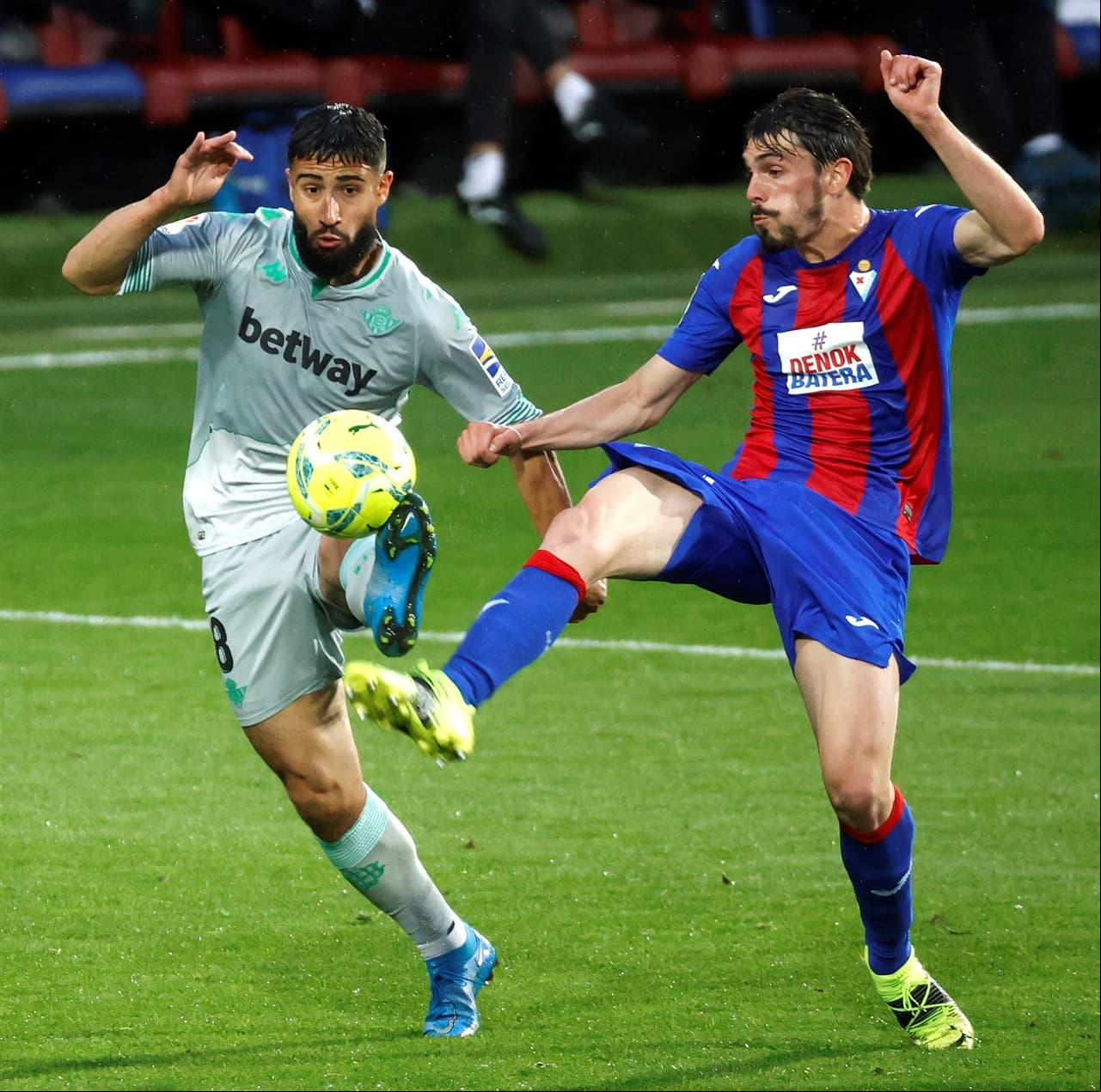 Eibar logra el empate a uno con el Real Betis, durante la Jornada 36 en La Liga. El mexicano Andrés Guardado fue el autor del gol al minuto 4 del encuentro, asistido por Diego Lainez, sin embargo ya al filo del partido, Sergi Enrich se encargó de igualar el marcador durante el encuentro. Esta es la tercera anotación del 'Principito' con el equipo verdiblanco.