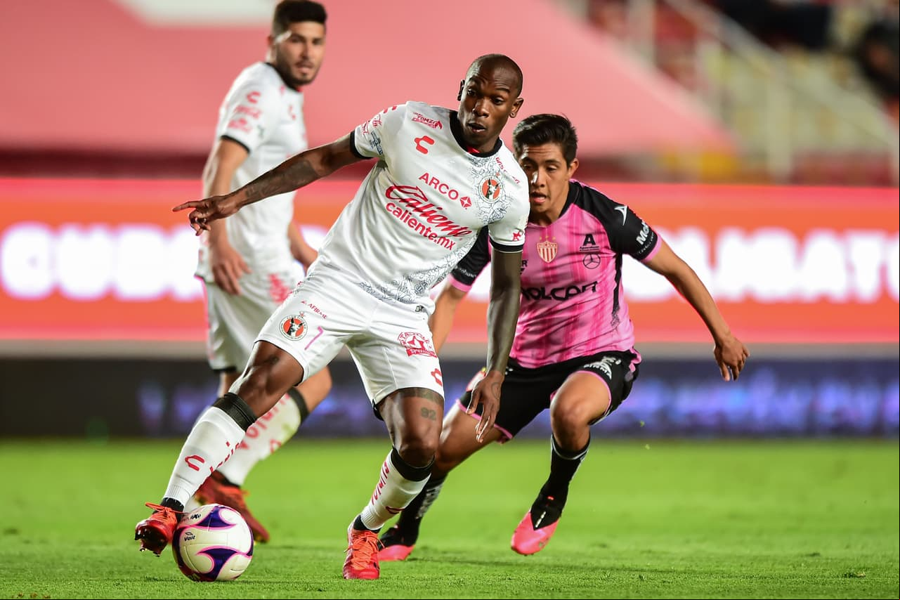 Ian González (4’) abrió el marcador muy temprano en el partido. Malagón se vistió de héroe y atajó un penal para impedir el empate. En la recta final, Arce (81’) metió el tanto de la victoria. Necaxa visitará a Querétaro y Tijuana visitará a Toluca en la J15.