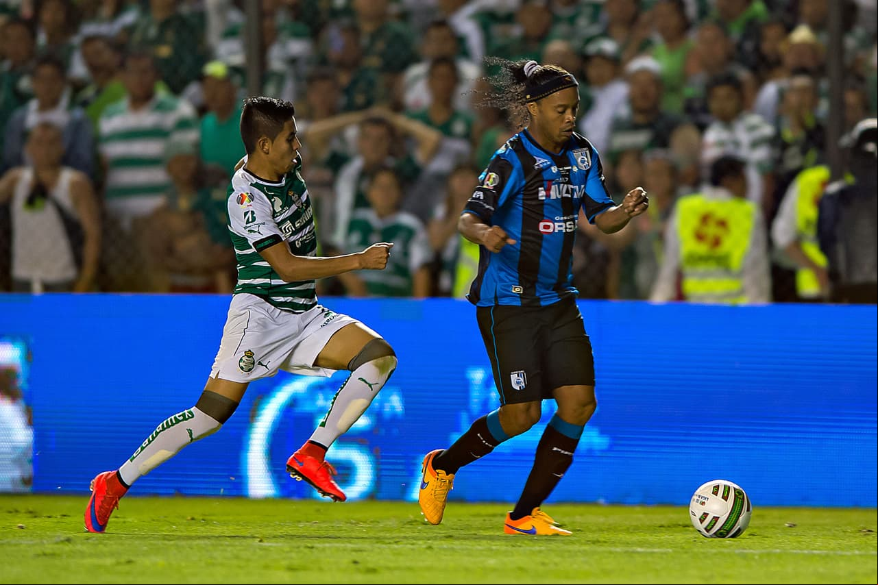 - Cuando tenía el esférico la afición coreaba ¡Dinho, Dinho! 
<br>- Y quizá... no solo aficionados de Querétaro, siempre fue un deleite ver al brasileño.