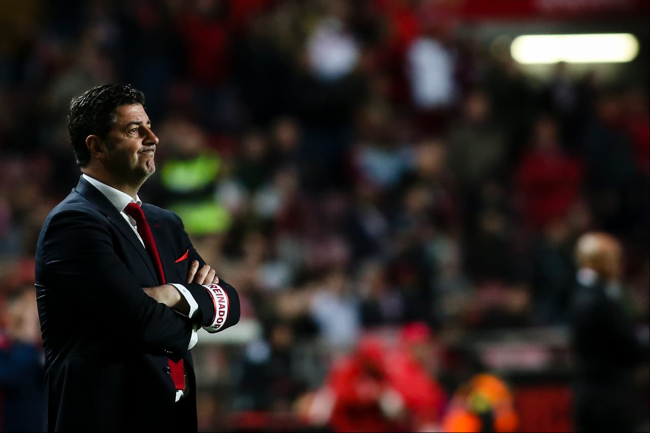 Con Jiménez en cancha, Benfica venció 2-0 al Aves y presiona al Porto por el liderato en Portugal