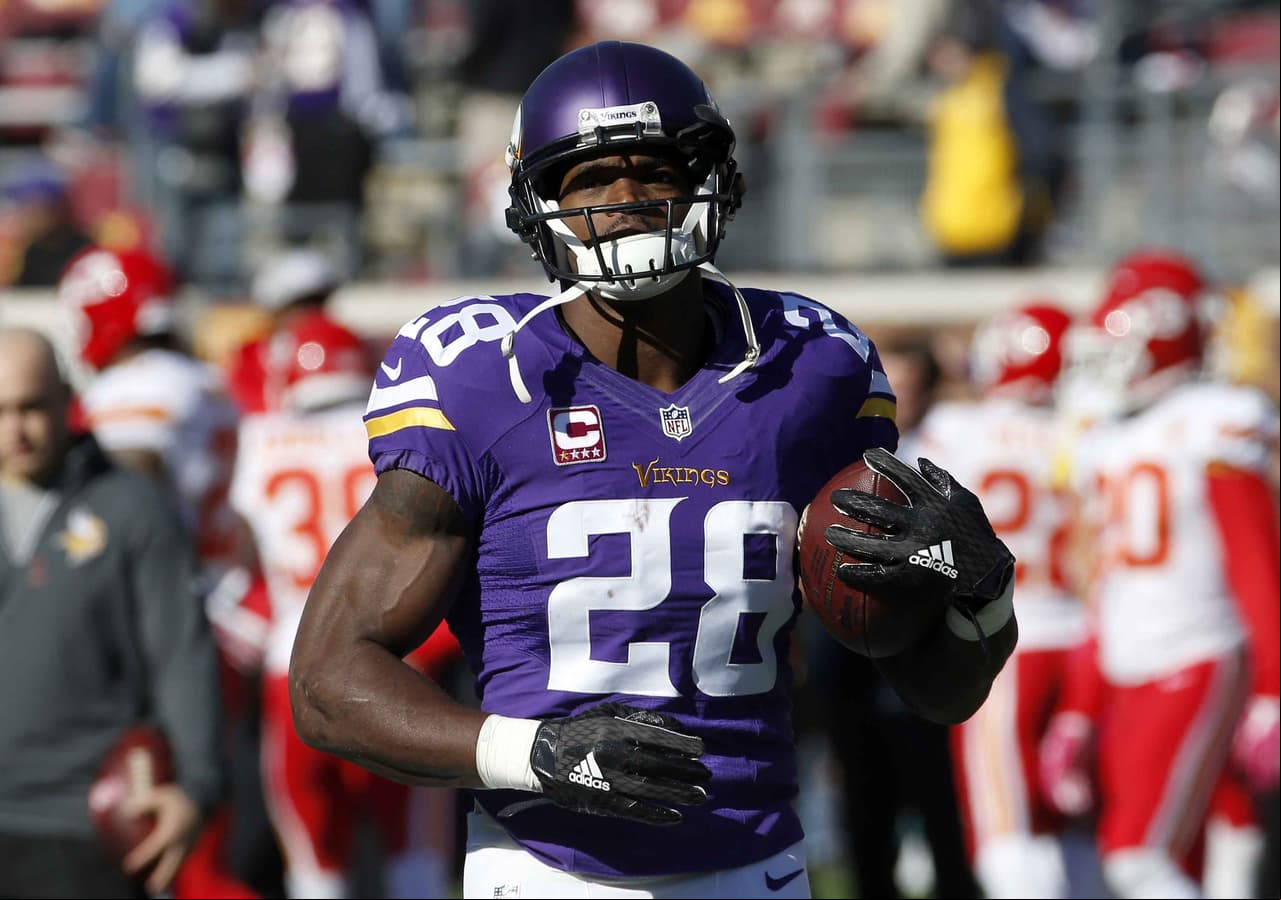 8. Adrian Peterson, Minnesota Vikings, corredor.