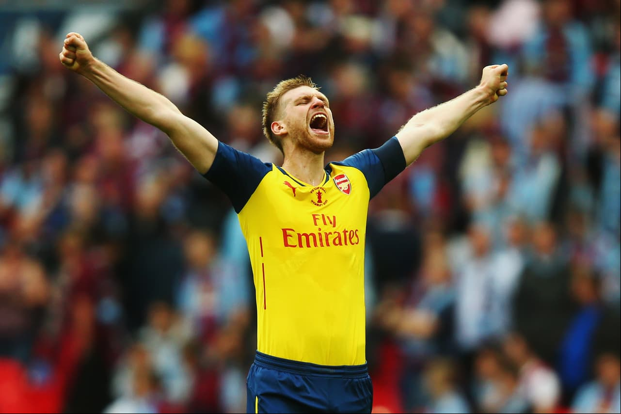 Los Gunners destrozaron al Aston Villa para alzar la Copa de Inglaterra.
