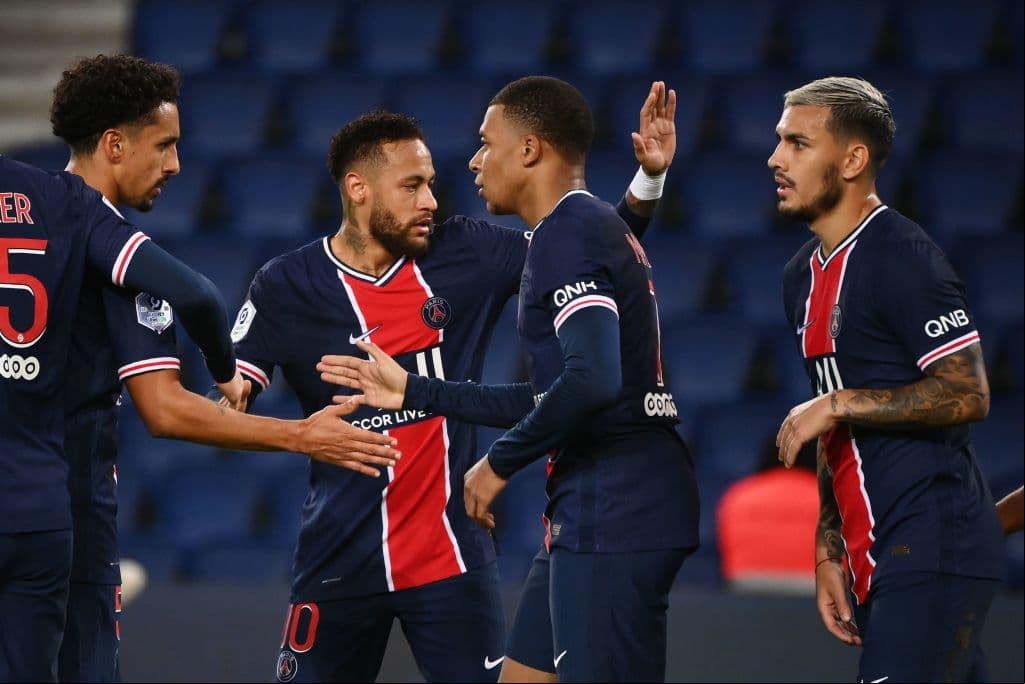 El segundo gol llegó de los botines de Neymar (36’).