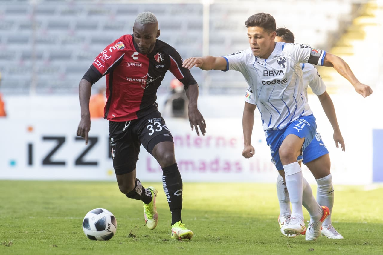 Con goles de Julia´n Quiñones al 61' y Julio Furch al 80', Atlas viene de atra´s para vencer a Monterrey 2-1 y llegan a 13 unidades.