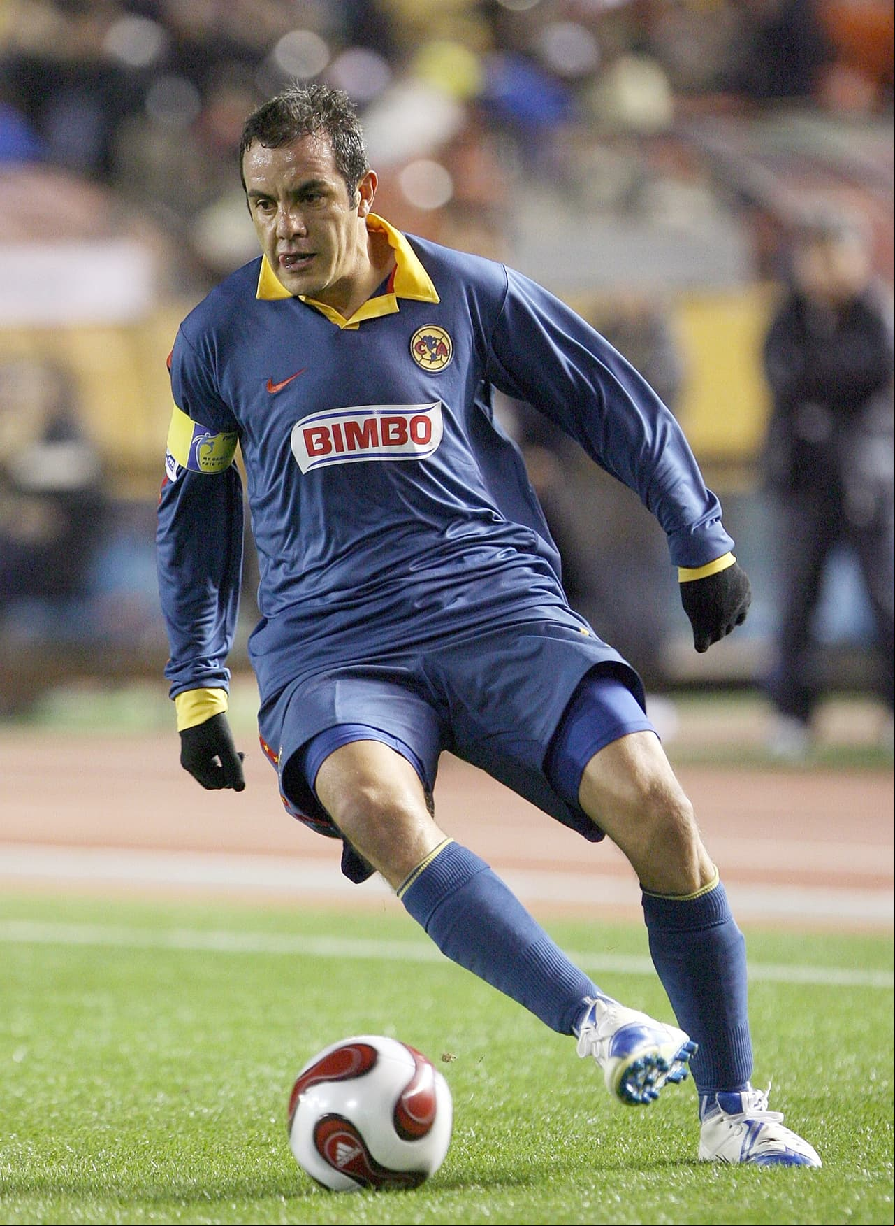Una de las primeras estrellas mexicanas en emigrar al futbol estadounidense fue Cuauhtémoc Blanco.
