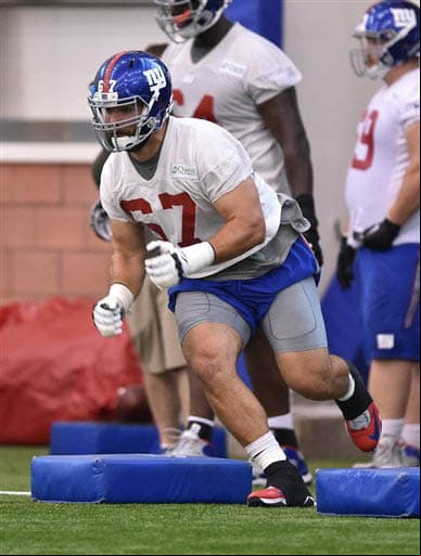 Trabajo de pies para el liniero ofensivo Justin Pugh (AP-NFL).