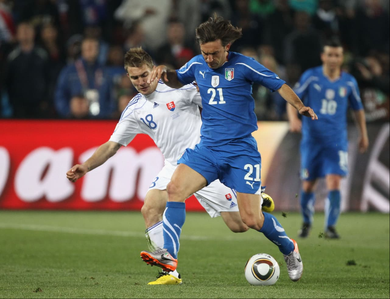 Pirlo jugó su segundo Mundial en Sudáfrica 2010. Como campeón defensor, Italia no pasó la primera ronda.