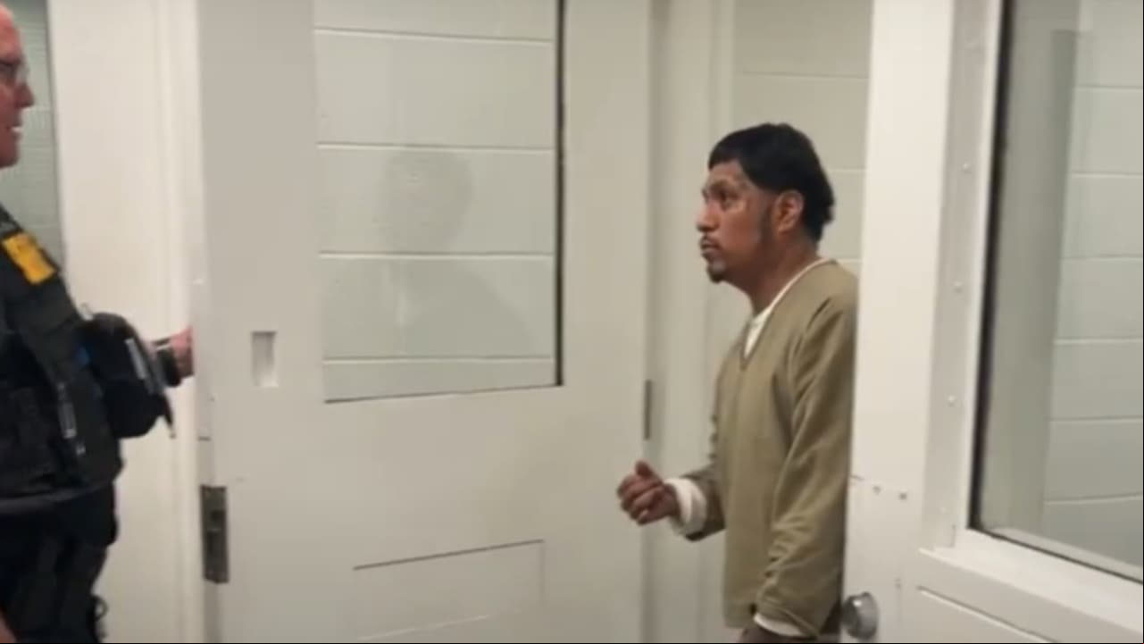 Hispano acusado de violencia doméstica y agresión a una menor en Bucks es arrestado 9 años después en NY