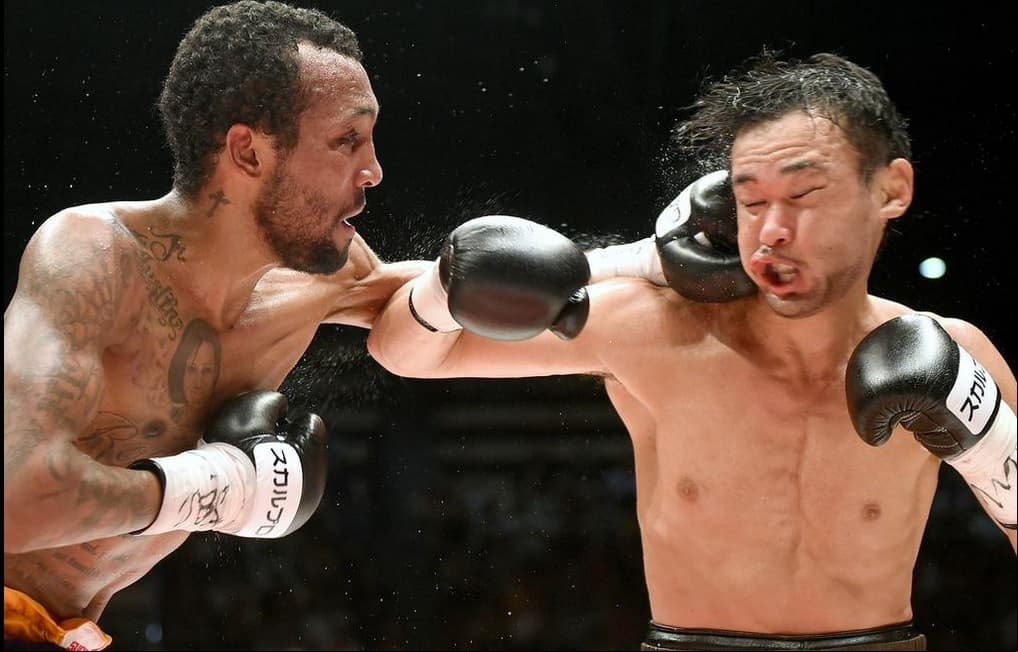 'Chemito' y Yamanaka dieron buena pelea.
