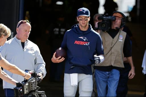 Los Buffalo Bills no pudieron contender a la poderosa ofensiva de los New England Patriots y perdieron en casa 40-32. Checa las mejores imágenes de este duelo.