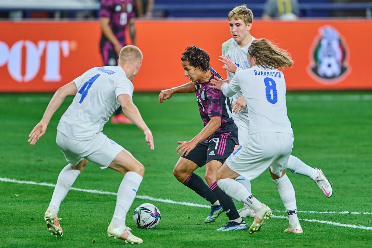 La selección mexicana derrotó a Islandia tras un primer tiempo que generó algunas dudas, pero en el complemento con ‘Chucky’ Lozano, Héctor Herrera, Néstor Araujo y Gerardo Arteaga, el partido se volvió todo del lado del Tri y se llevaron el triunfo.