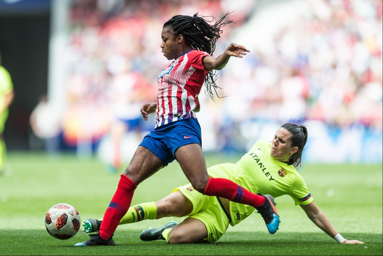 Atlético de Madrid tuvo la iniciativa pero Barcelona encontró la forma de incomodarlo y frenarlo.